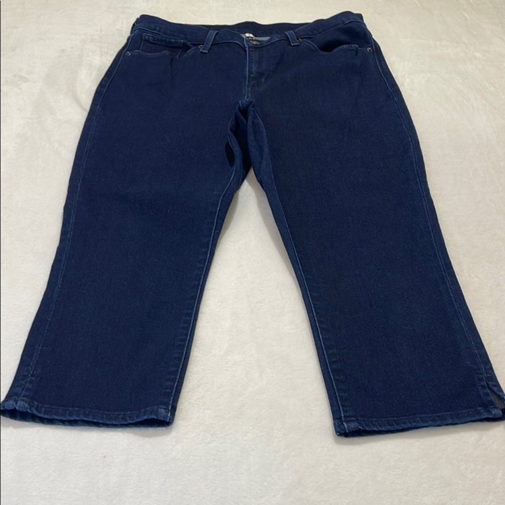 LEVIS STRAUSS & CO SIZE 8 Women's Blue Capris